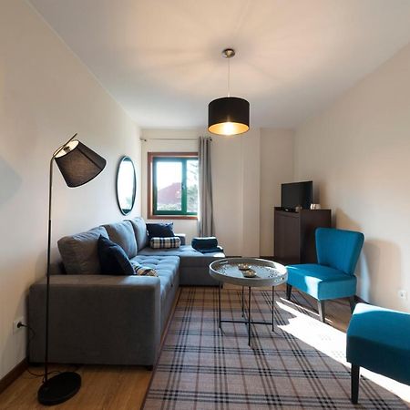 Lovelystay - Homey Feeling Flat W/ Free Parking Porto Exterior foto