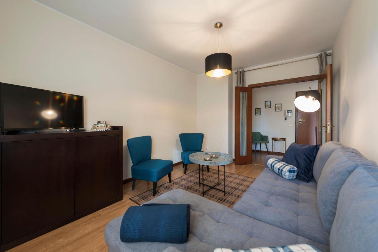 Lovelystay - Homey Feeling Flat W/ Free Parking Porto Exterior foto